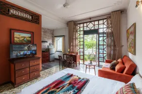 B&B Today - Lakeview Studio with Large Balcony - Image 2