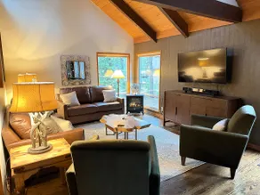 Red Clover Cabin at Black Butte Ranch (+Hot Tub) - Image 3