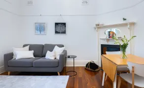 Self-Contained Cammeray Guesthouse near CBD and Beaches - Image 2