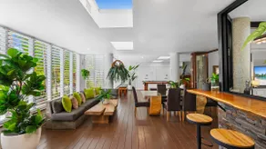 Luxury Beachfront Apartment with Direct Pool Access - Image 3