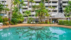 Luxury Beachfront Apartment with Direct Pool Access - Image 2