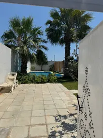 Private house with pool and garden, not overlooked - Image 4