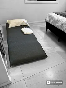 Comfortable 2-bedroom with parking - Image 3