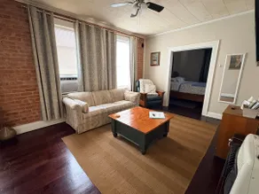 Conveniently Located Apartment - Image 3