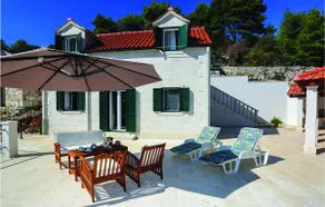 3 bedroom beautiful home in Pucisca - Image 4