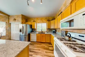Classic 3BR Dog Friendly | Pool | Fireplace - Image 4