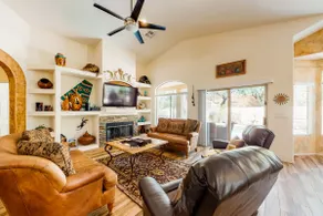 Classic 3BR Dog Friendly | Pool | Fireplace - Image 3