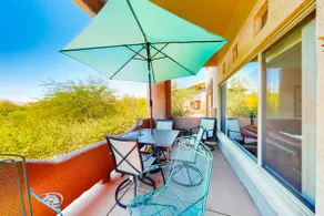 Colorful 3BR condo | W/D | Pool & Hot tub | Patio - Image 3