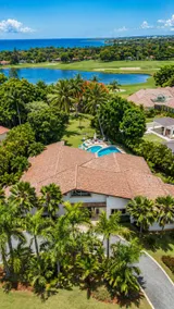 6 BR - FULL AC- CHEF & FULL STAFF- 3 GOLF CARTS - STEPS TO BEACH - Image 2