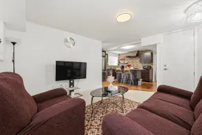 Stylish 2BR Apartment Near Langley Event Centre - Image 2