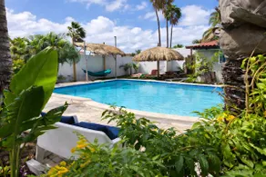 Studio in Tropical Oasis w/largePool near Marriott - Image 3