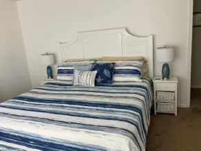 THE BEACH HOUSE Accessible Condo Near Beaches - Image 2