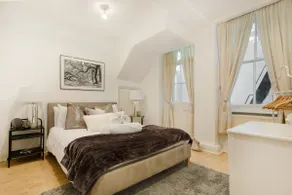 Spacious 1 bed Sloane Square - Image 3