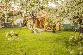 Incredibile casa con bellissimo giardino, 5 camere da letto, terrazza, nel centro della città - Image 2