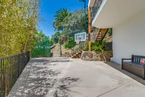 Resort Living: Hoops, Outdoor Bar, Views, Pool+Spa - Image 3