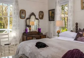 Maison D'Memoire Bed & Breakfast Cottages - Image 4