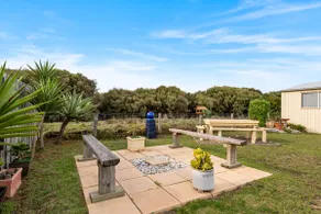 Sea Breeze - Spacious Family Escape near Surf Beach - Image 5