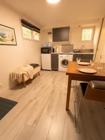 Cozy apartment, small terrace and garden access - Image 3
