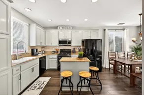 GiannoSilverHome: (Sleeps 6), W/BBQ, Near Downtown - Image 3