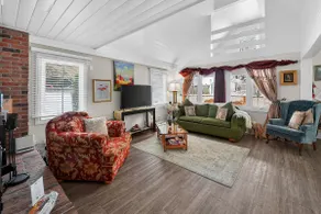 3 Bedroom/ 3 bathrooms/ 2 Decks- Guest Occupancy - Image 2
