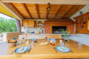 *Villa Kalura* grill, chill & heated pool joy - Image 4