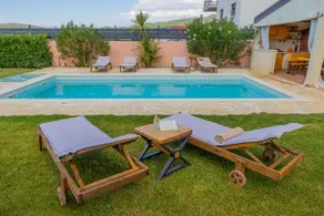 *Villa Kalura* grill, chill & heated pool joy - Image 2