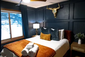 Lakefront | Sleeps 11 | Ski+Golf | 4BR3BA - Image 2