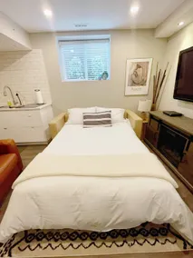 The Douglas Suite | South Surrey + Hot Tub - Image 3