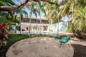 Stunning Luxury 5BR Villa with Waterfront Views - Image 2