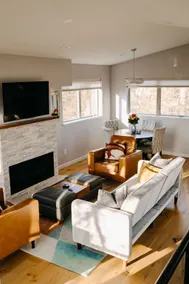 Beacon Lookout/ Modern Mid-century Townhome - Image 3