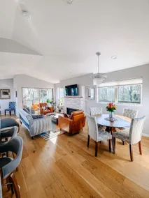Beacon Lookout/ Modern Mid-century Townhome - Image 2