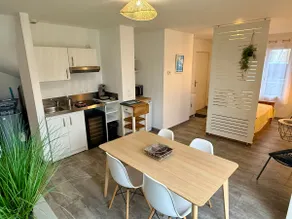 Sea getaway 2 minutes walk, patio & total comfort - Image 3