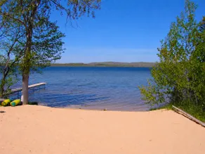 Private Beach Lakefront, Kayaks & Paddle Boards - Image 3