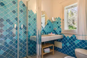 VILLA GINESTRA mit Pool und privatem Garten, nur 500 Meter vom Meer entfernt - Image 5