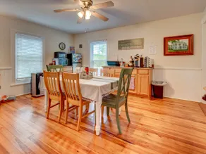 Incredible Private Floor Near VT•RU•81 Sleeps 6 - Image 4