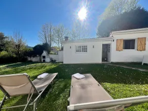 House with garden and parking next to Samil Beach - Image 2
