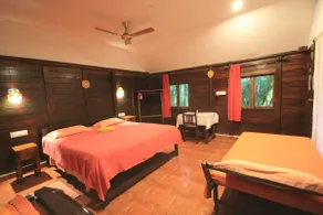Red Wooden cottage 50 meter from Beach - Image 2