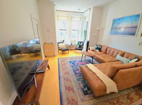 Gorgeous, large, modern 1 BR on Hist. Logan Circle - Image 3
