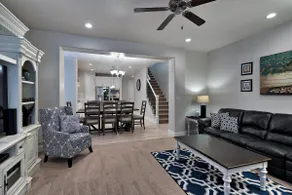 2 King En Suites - Spacious 4BR w/ Rooftop Patio - Image 5