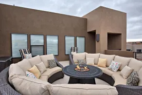 2 King En Suites - Spacious 4BR w/ Rooftop Patio - Image 2