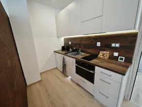 Lovely studio apartment on a quiet street - Image 3