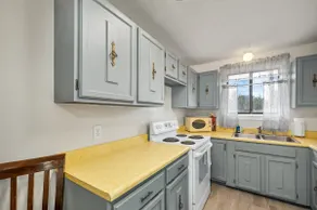 Condo Ideal location. Ski, Shop, Hike. - Image 2