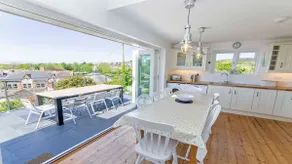 Rooftops Sleeps 8 Hot Tub Views Log Burner - Image 4