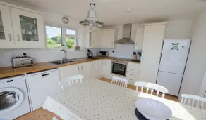 Rooftops Sleeps 8 Hot Tub Views Log Burner - Image 5