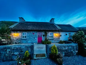 Galway Bay Thatched Cottage - Image 3