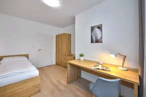 Modern 3 Bedroom Ap.directly at Subway station - Image 5