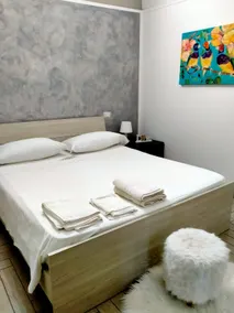 Lovely studio apartment with a large shower and Wi-Fi - Image 2