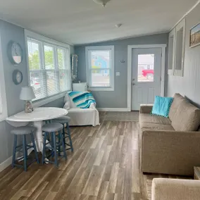 Coastal Plum Island Cottage Steps From Beach - Image 4