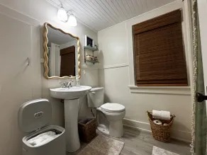 Charming Home-Quiet-Modern Amenities & Fast Wi-Fi - Image 5