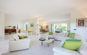 Green House - Image 3